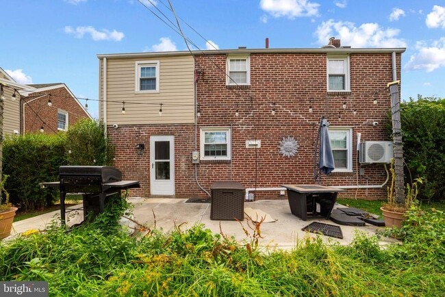 Building Photo - 21 Pickwick Ln