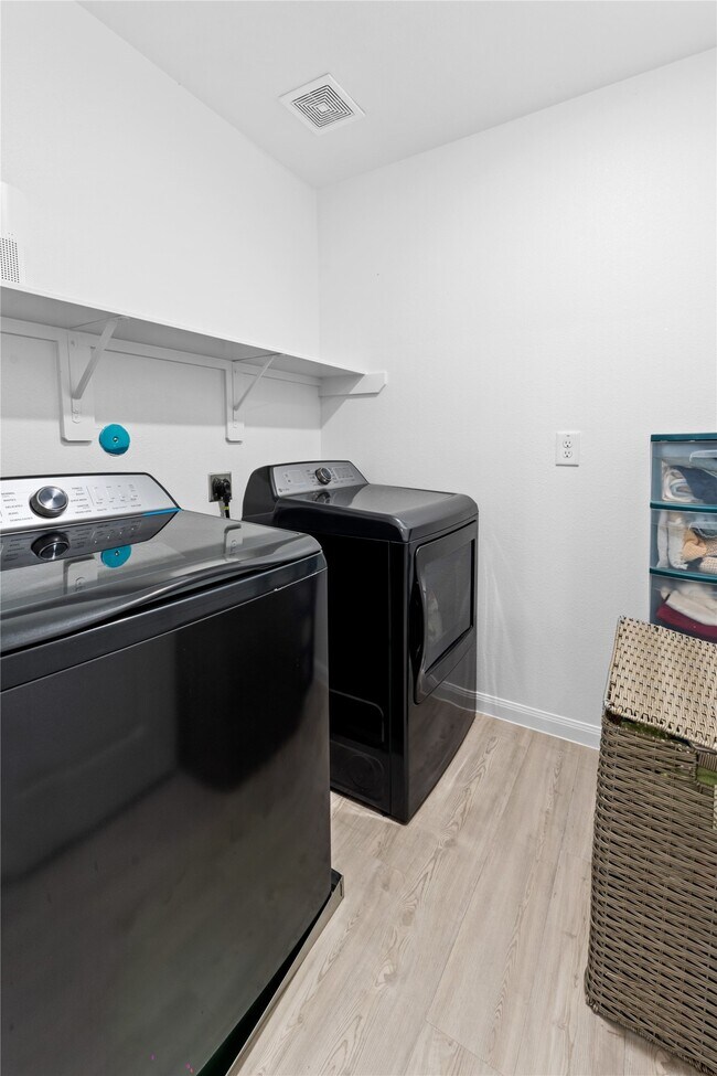 Building Photo - 17923 Stone Picker Ct