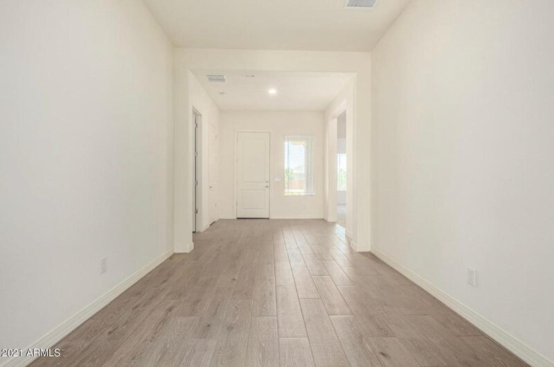 Building Photo - 880 W Flamingo Dr