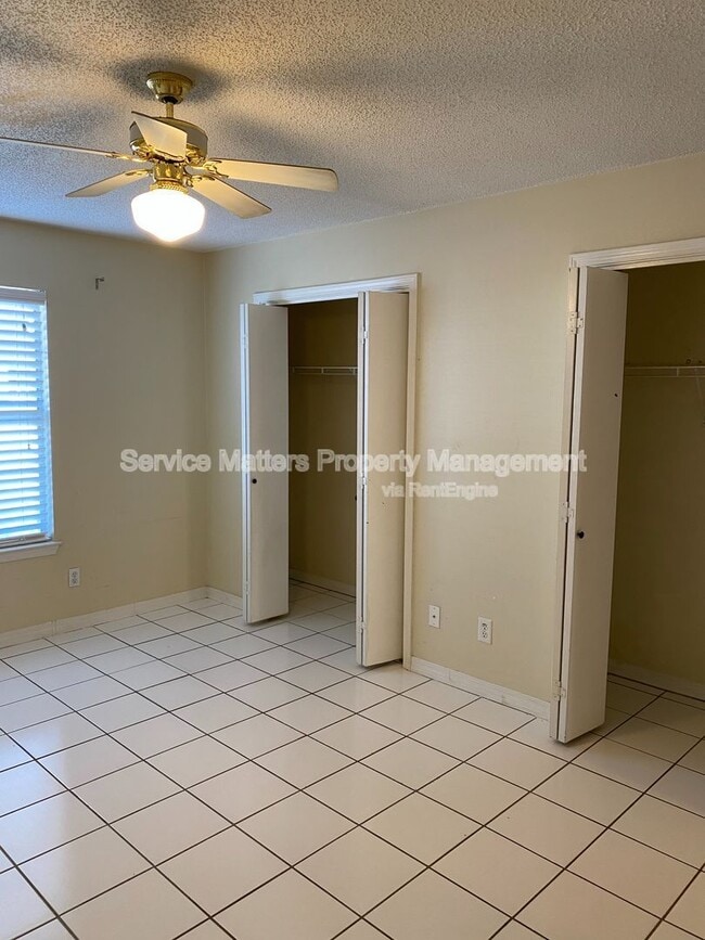Building Photo - 6969 Weatherwood Dr