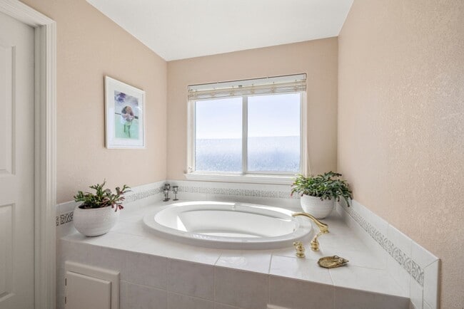 Building Photo - 1781 Quail Ridge Dr