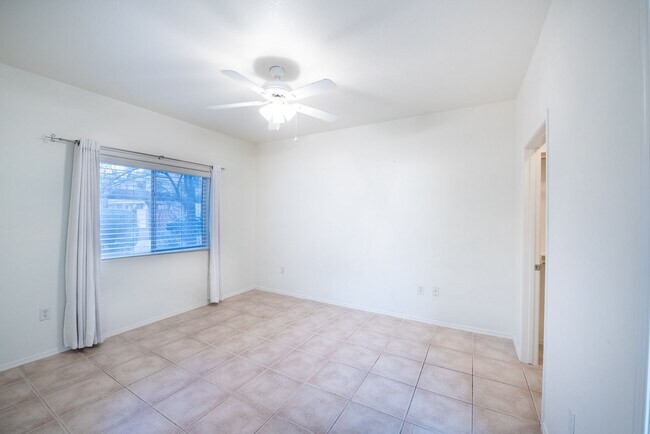 Building Photo - 2-Bedroom, 2-Bath House - Las Vegas, NV