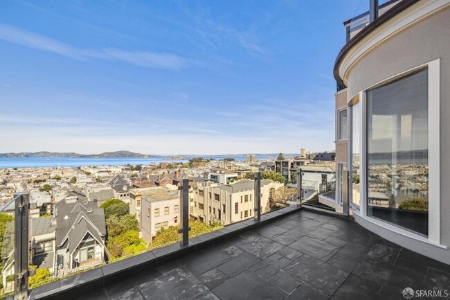 Building Photo - 2336 Broadway