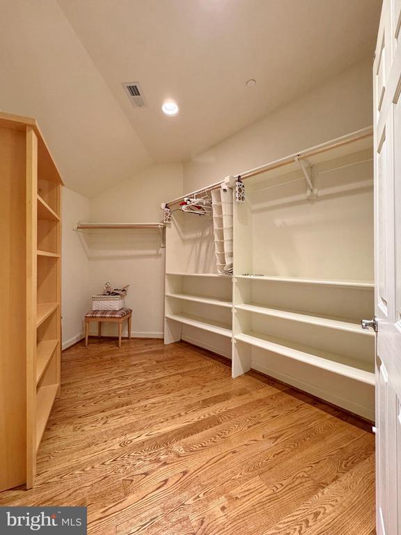 Building Photo - 11660 Bachelors Hope Ct