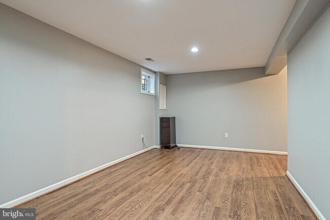 Building Photo - 7046 Leestone St