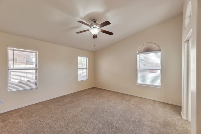 Building Photo - Charming North Phoenix 3-bedroom, 2-bathroom home!