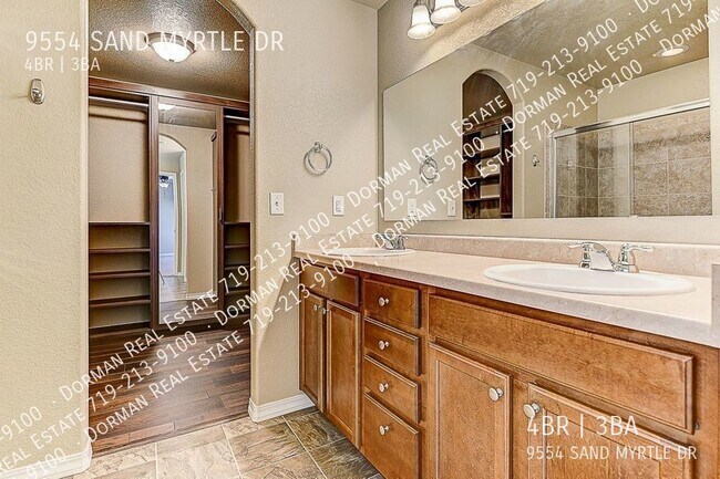 Building Photo - 9554 Sand Myrtle Dr
