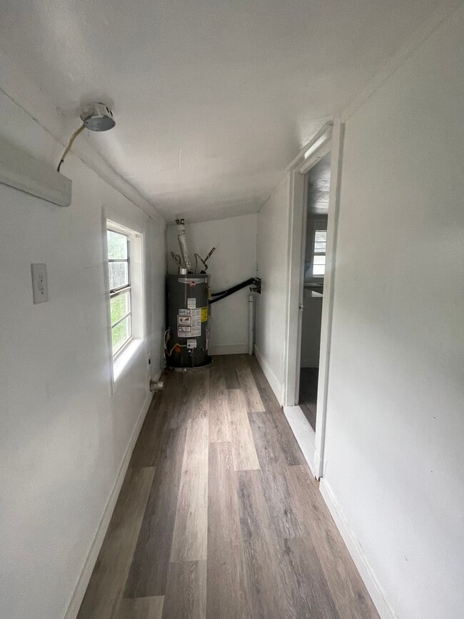 Building Photo - 11 N Howard St