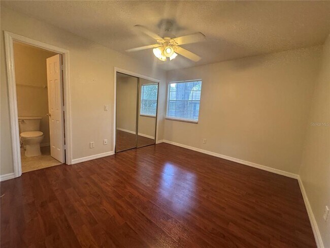 Building Photo - 964 Helmsley Ct