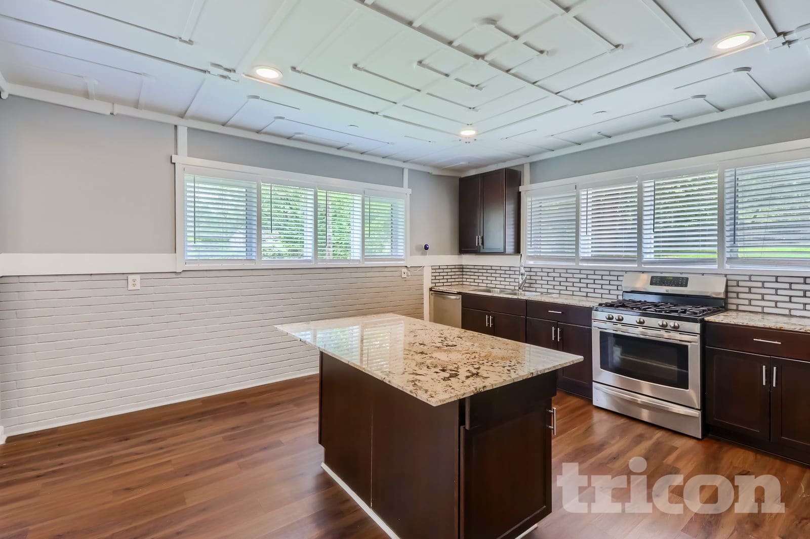 Building Photo - 141 Fairview Dr