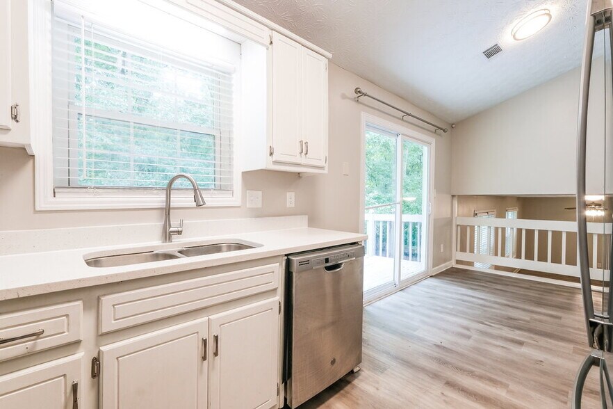 Building Photo - 233 Northbridge Dr