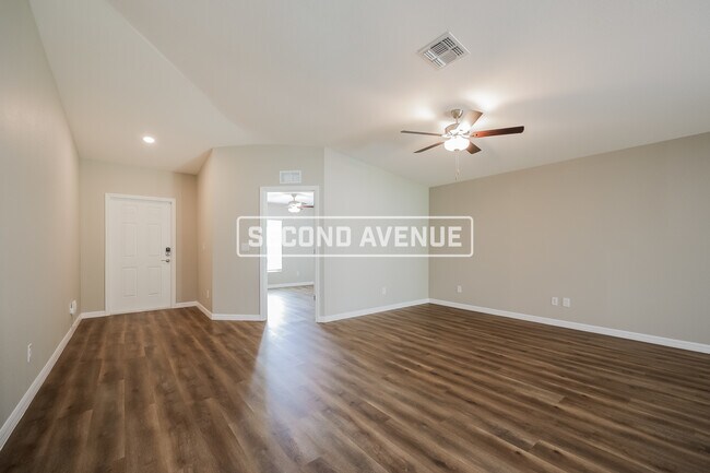 Building Photo - 1196 W Taggard RD