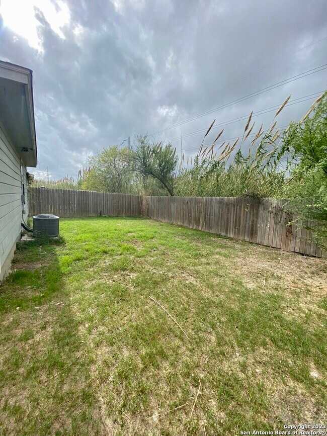 Building Photo - 207 Carranza St