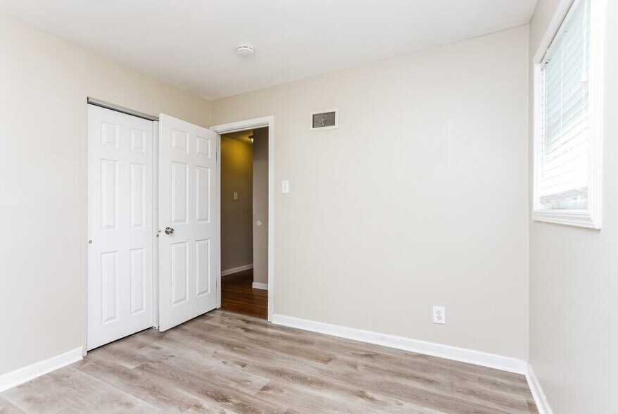 Building Photo - 810 Babler Dr