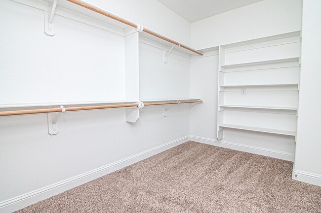 Building Photo - 6014 Sunrise Way
