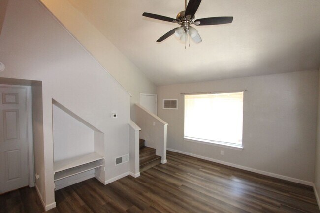 Building Photo - 1200 S Riordan Ranch St