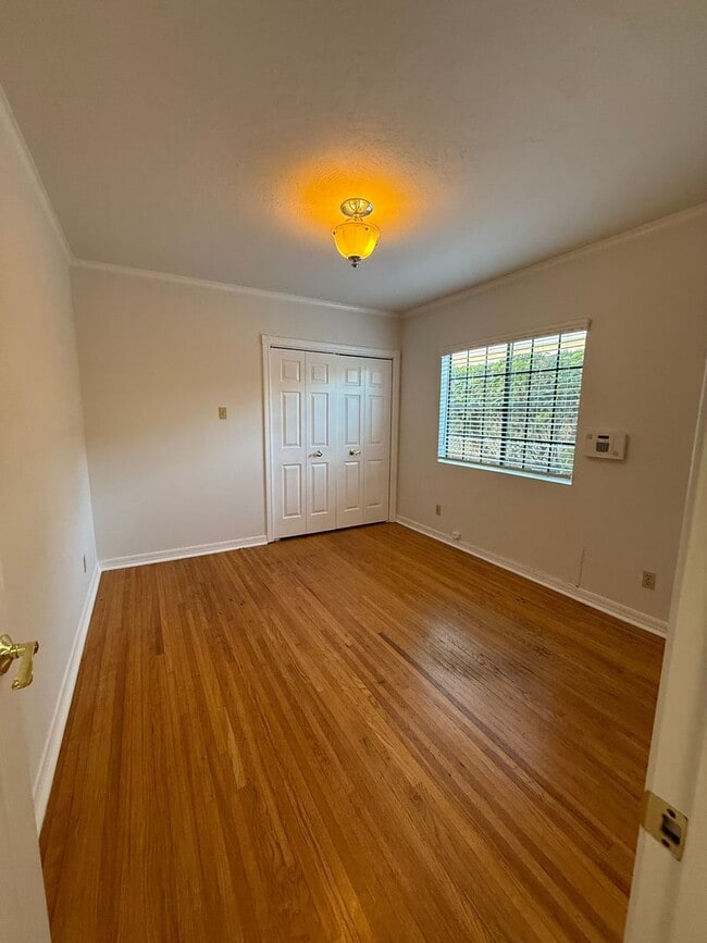 Building Photo - San Pedro 4 bedroom, 3 Bath Home with yard and Deck! Available NOW!