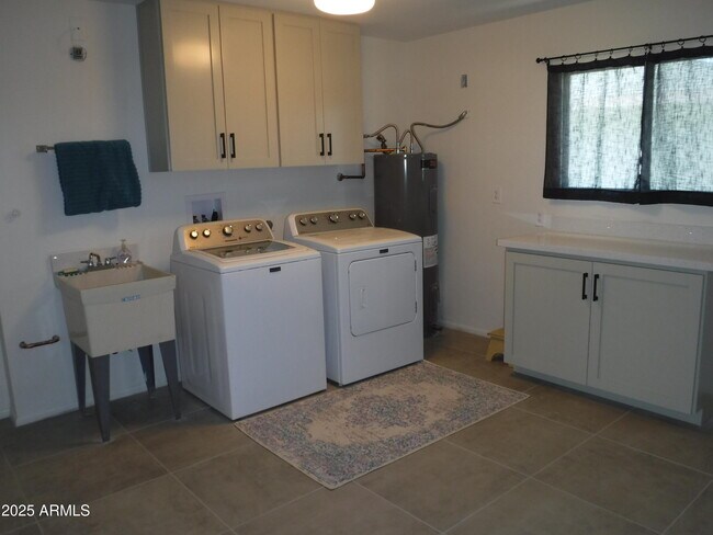 Building Photo - 12930 W Seville Dr