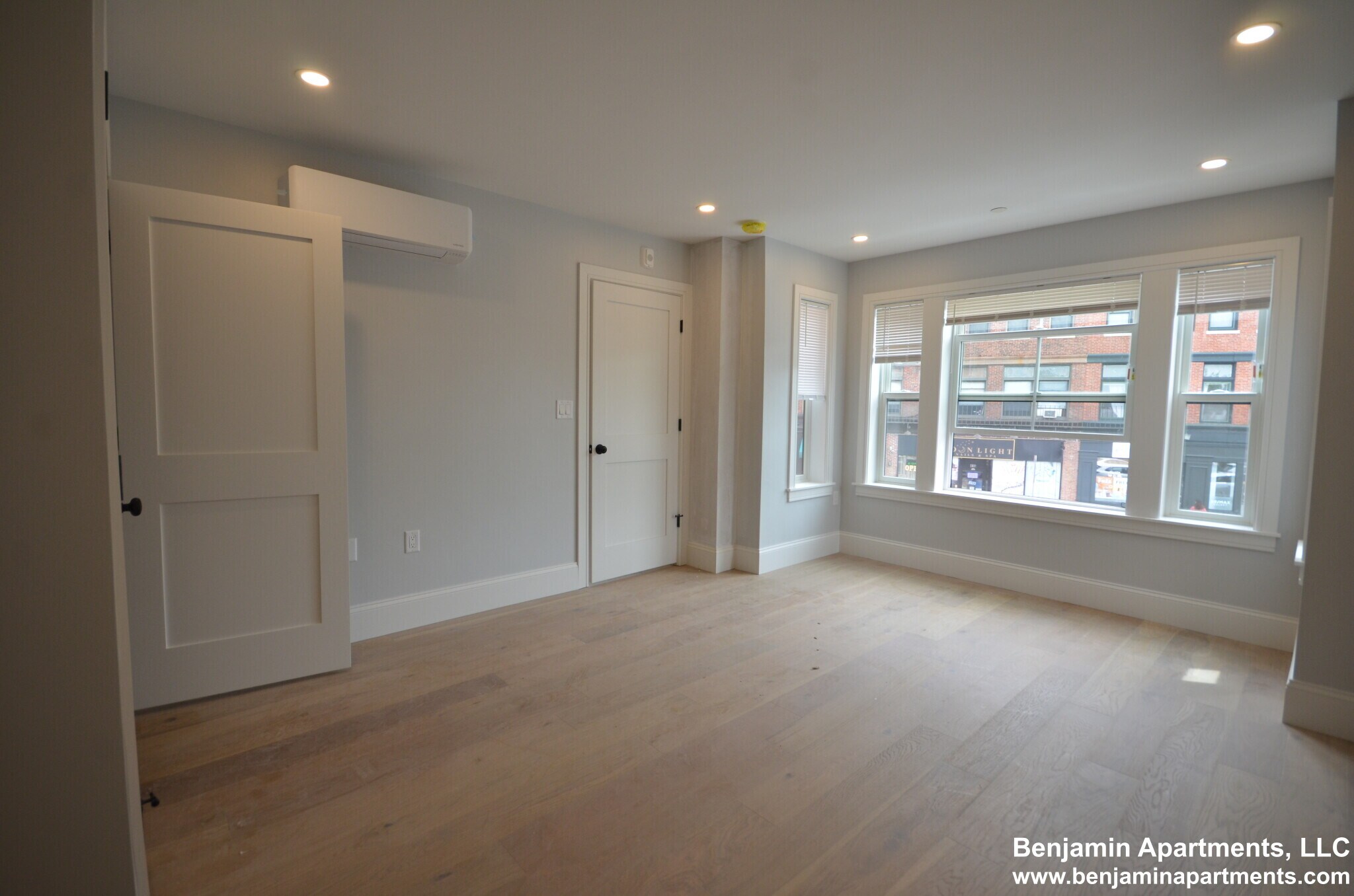 Building Photo - 425 Market St