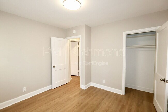 Building Photo - 8834 Old Holly Rd