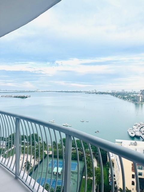 Building Photo - 1750 N Bayshore Dr