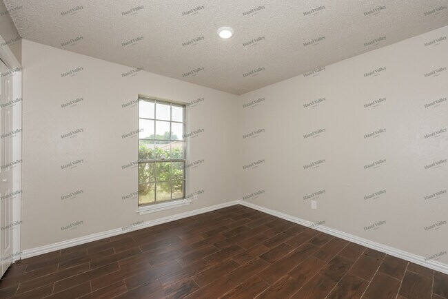Building Photo - 3916 Wendover Dr
