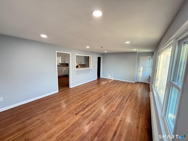 Building Photo - 522 Garfield Ave