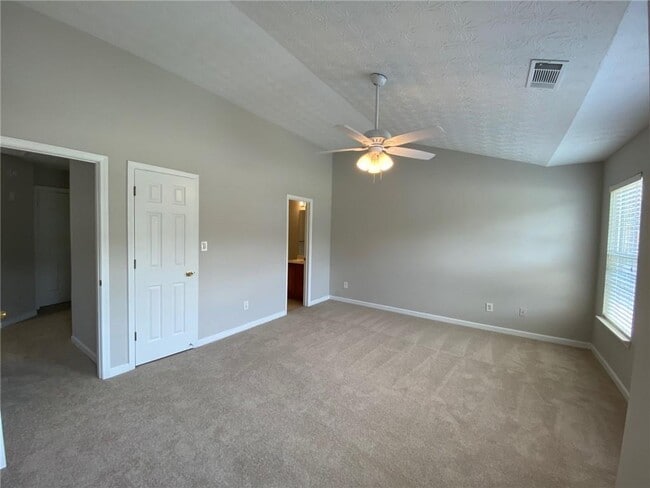 Building Photo - 677 Kenridge Dr