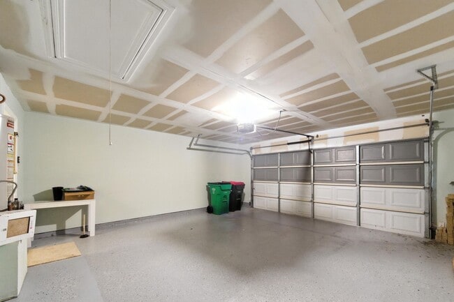 Building Photo - 142 Thunder Basin Dr