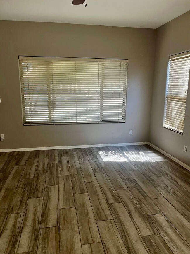 Building Photo - Remodeled Gilbert home