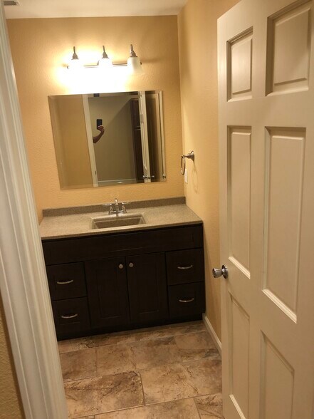 Building Photo - 217 N Henderson Ave