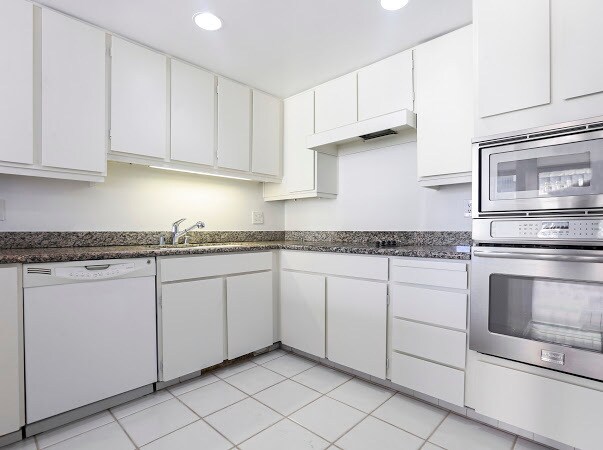 Building Photo - 2160 Century Park E