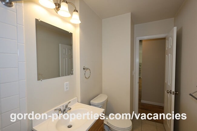 Building Photo - 10851 SE Garrett Dr