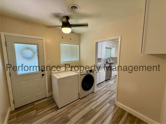 Building Photo - Gorgeous 3 Bed/3 Bath E Bakersfield Home w/ RBP & $0 Deposit Option