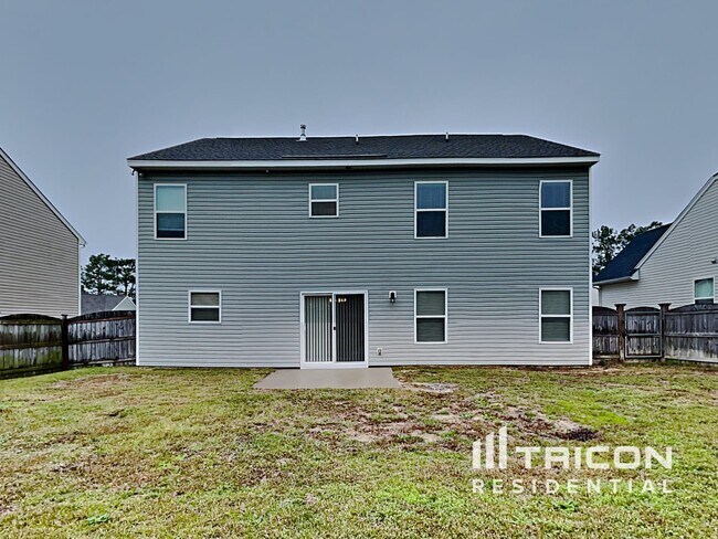 Building Photo - 451 Finch Ln