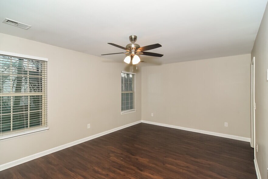 Building Photo - 4249 Sandstone Dr