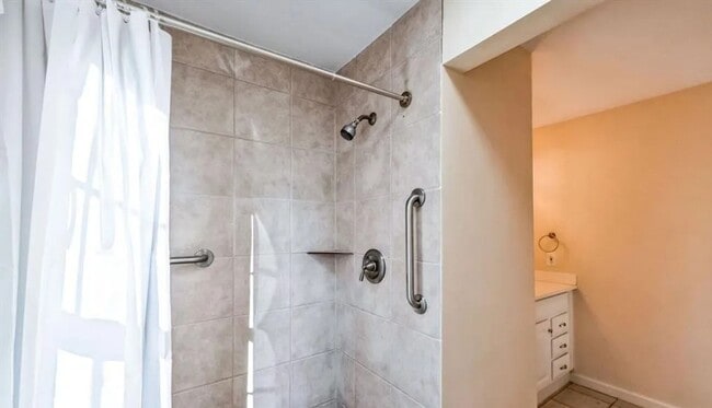 Building Photo - Welcome to this Newly renovated  3 bedroom...