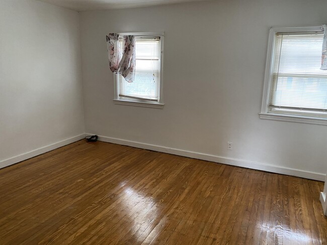 Building Photo - 444 Hale Ave