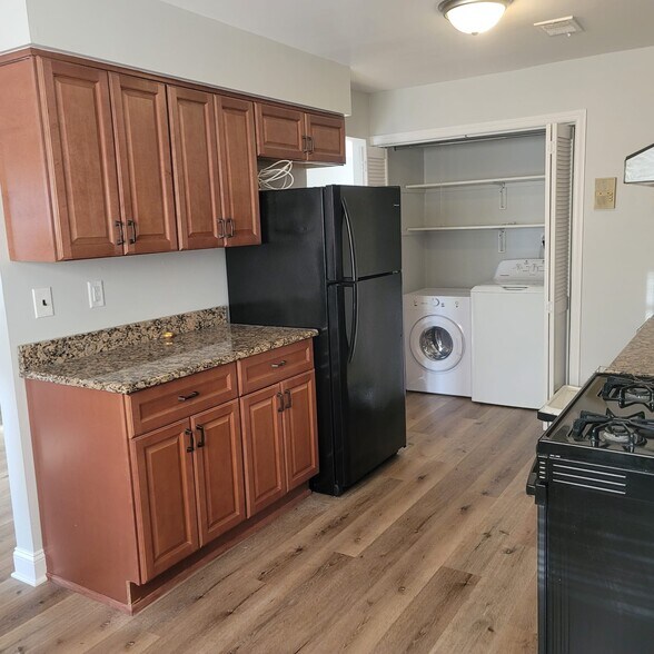 Kitchen - 1617 Raspberry Ct