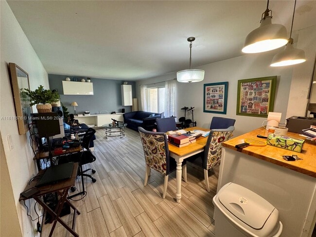 Primary Photo - 7747 SW 86th St