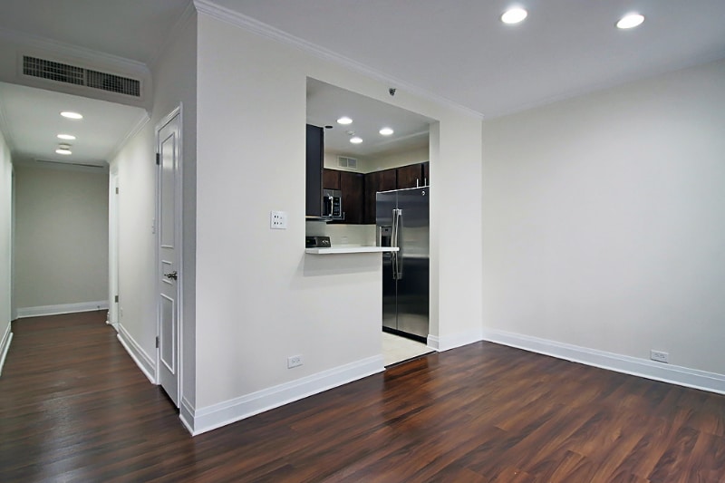 Building Photo - 205 E Chestnut St