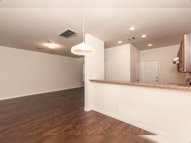 Building Photo - 8918 San Alberto