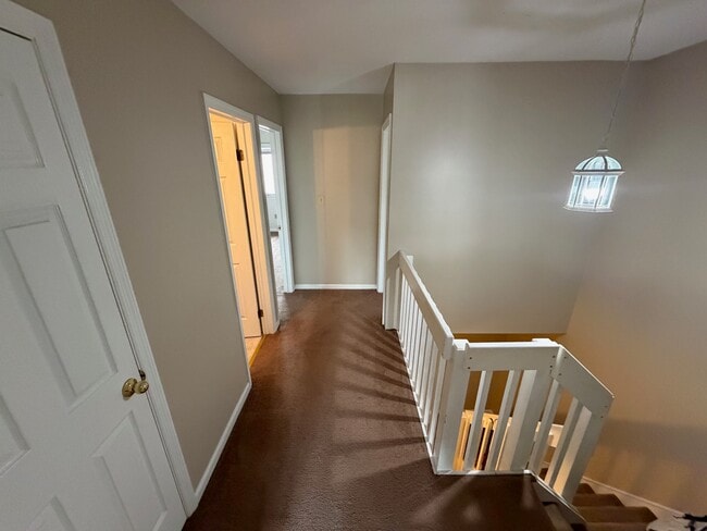 Building Photo - 7 Lenape Ln