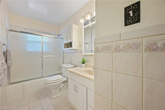 Building Photo - 3252 Club House Rd