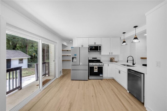 Building Photo - 929 Creekdale Dr