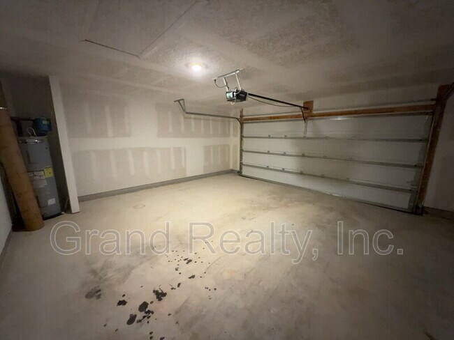 Building Photo - 4395 Winged Elm Ct