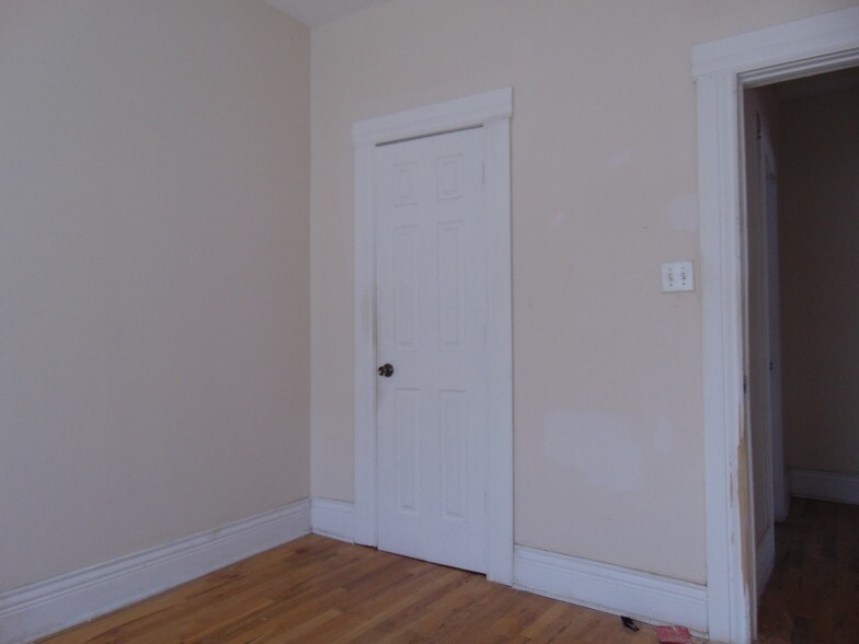 Building Photo - 6644 S Peoria St