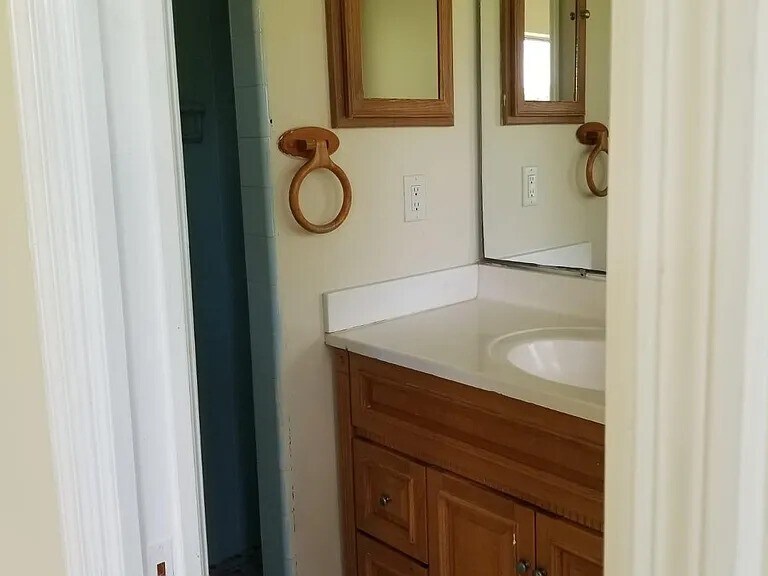 Building Photo - 158 SE Lucero Dr