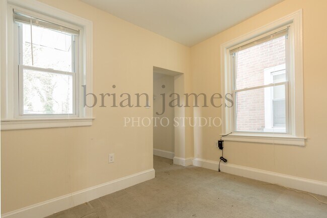 Building Photo - 537 E Penn St