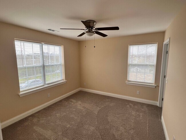 Building Photo - Stunning, Modern 4-Bed / 2.5-Bath Home for Rent – Less Than 20 Minutes to Downtown!